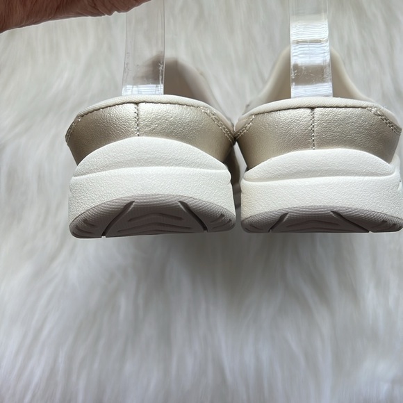 Easy Spirit Travelstone Jeweled Mules Gold NIB - Picture 8 of 12